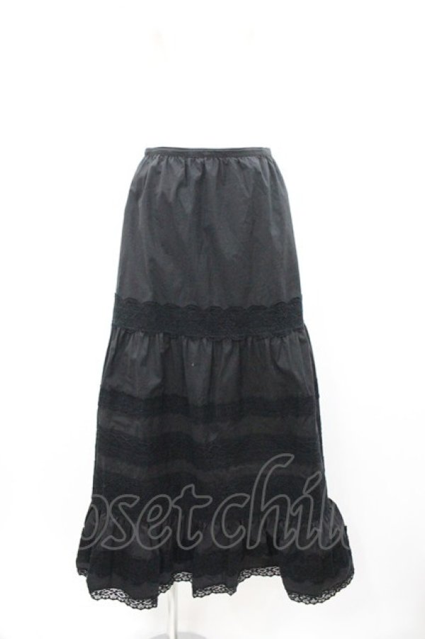 画像1: INGEBORG / レースボーダースカート  黒 I-26-01-04-075-LO-SK-SA-ZI (1)