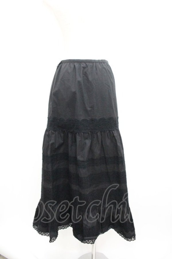 画像2: INGEBORG / レースボーダースカート  黒 I-26-01-04-075-LO-SK-SA-ZI (2)