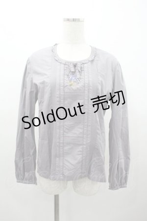 画像: PINK HOUSE / すみれブーケ刺繍リボンブラウス  ラベンダー I-26-01-04-010-LO-BL-SA-ZI