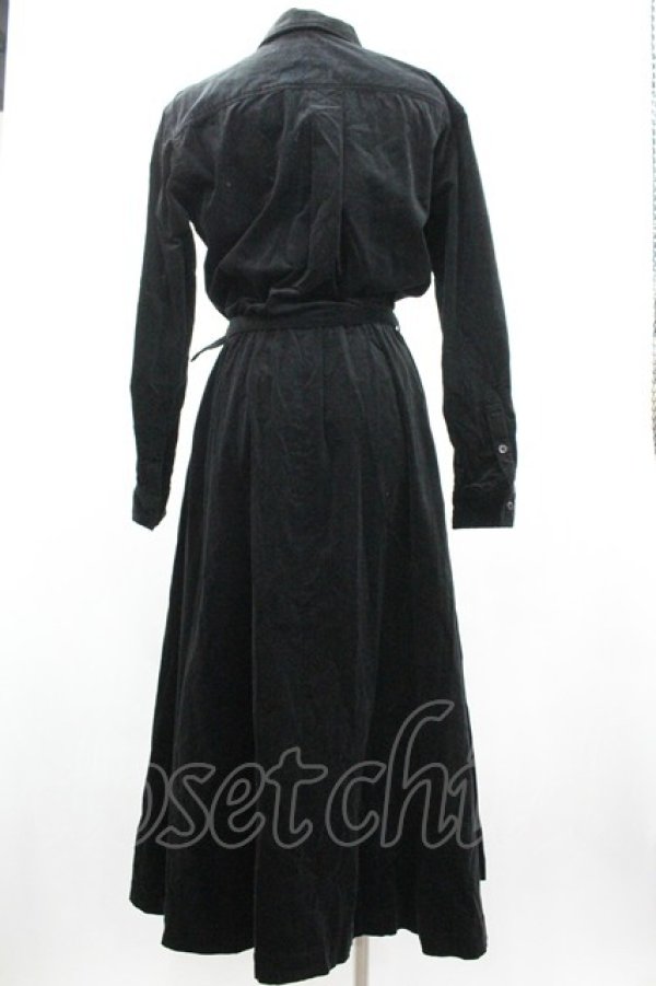 画像2: INGEBORG / コーデュロイシャツワンピース  黒 I-26-01-04-033-LO-OP-SA-ZI (2)