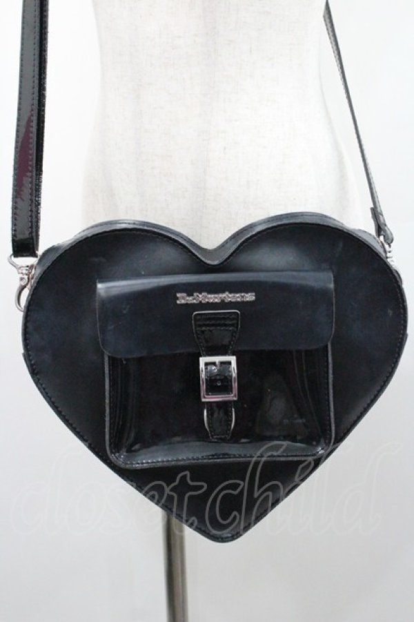 画像2: Dr.Martens （Getta Grip） / HEART LEATHER BACKPACK  黒 I-26-01-06-102-PU-BG-TE-ZI (2)