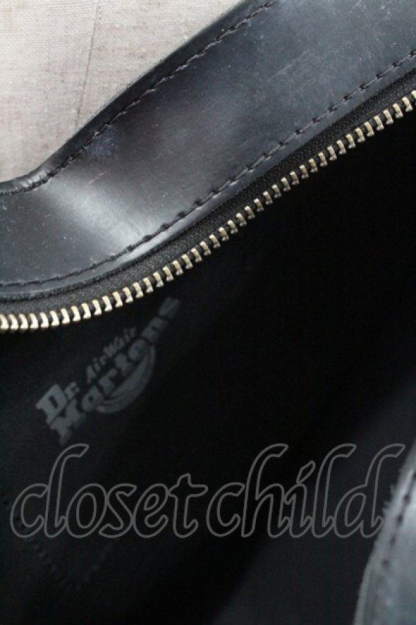 画像11: Dr.Martens （Getta Grip） / HEART LEATHER BACKPACK  黒 I-26-01-06-102-PU-BG-TE-ZI (11)