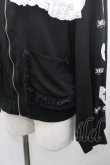 画像4: Ank Rouge / ハートクロスプリント袖シフォンブルゾン  黒Ｘ白 I-26-01-08-037-CA-JA-SA-ZI (4)
