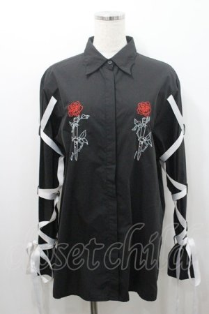 画像: LISTEN FLAVOR / 薔薇とナイフ袖リボンシャツ  黒Ｘ白Ｘ赤 I-26-01-08-045-PU-BL-SA-ZI