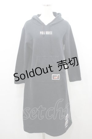 画像: PINK HOUSE / ロゴ＆ネームワッペン使いフードワンピース  ネイビー I-26-01-08-055-LO-OP-SA-ZI