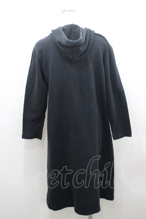 画像2: PINK HOUSE / ロゴ＆ネームワッペン使いフードワンピース  ネイビー I-26-01-08-055-LO-OP-SA-ZI (2)