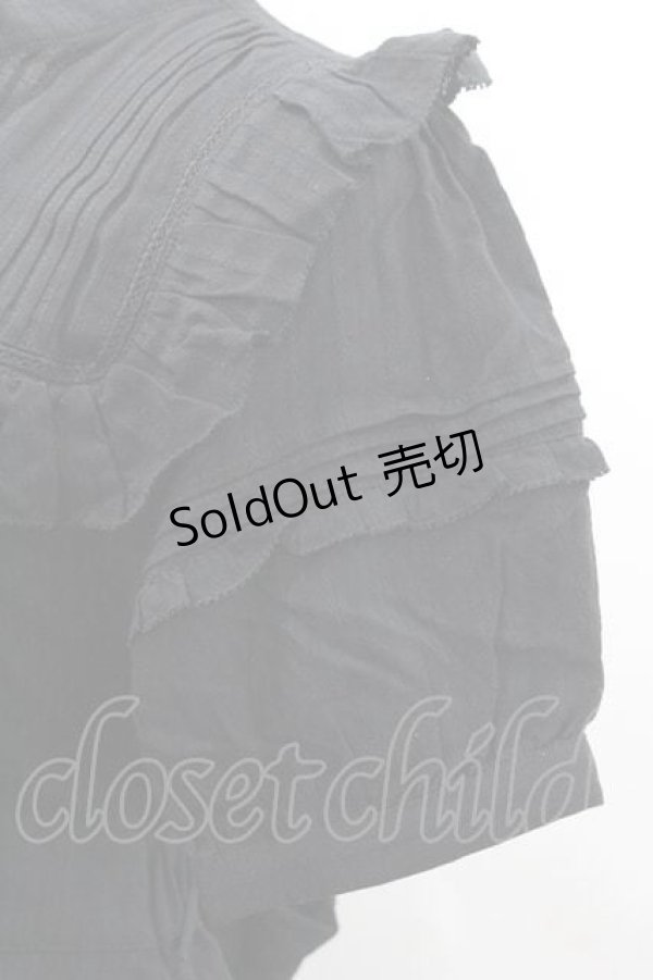 画像5: axes femme POETIQUE / フロントピンタック&フリル半袖ワンピース  黒 I-26-01-13-072-AX-OP-SA-ZI (5)