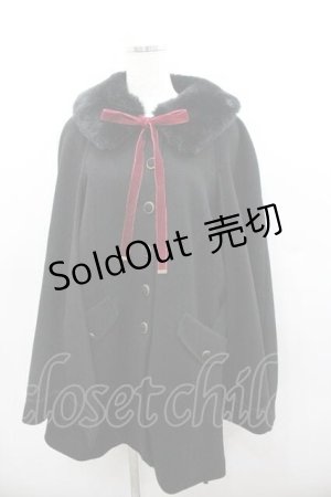 画像: axes femme / ファー襟付ケープコート  黒Ｘボルドー I-26-01-13-026-AX-JA-SA-ZI