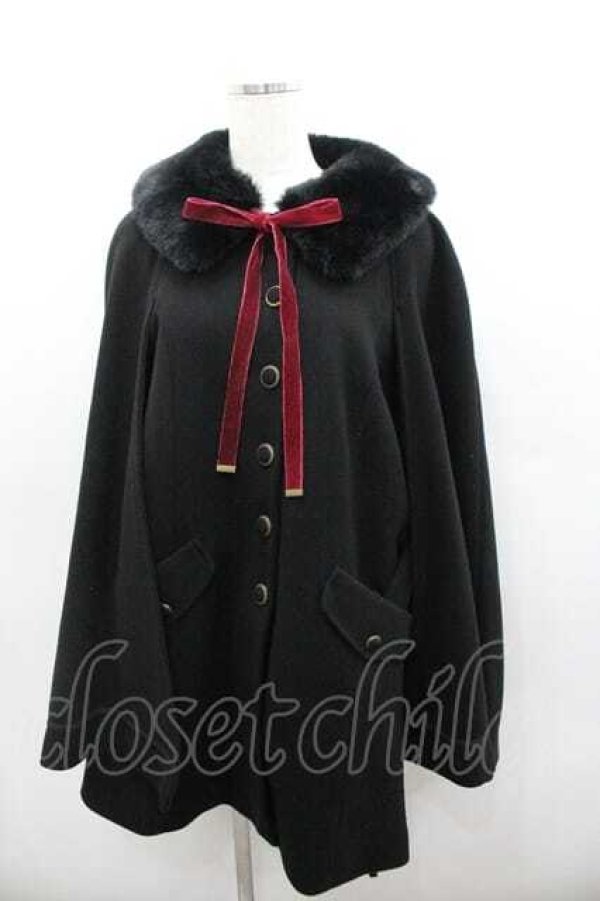 画像1: axes femme / ファー襟付ケープコート  黒Ｘボルドー I-26-01-13-026-AX-JA-SA-ZI (1)