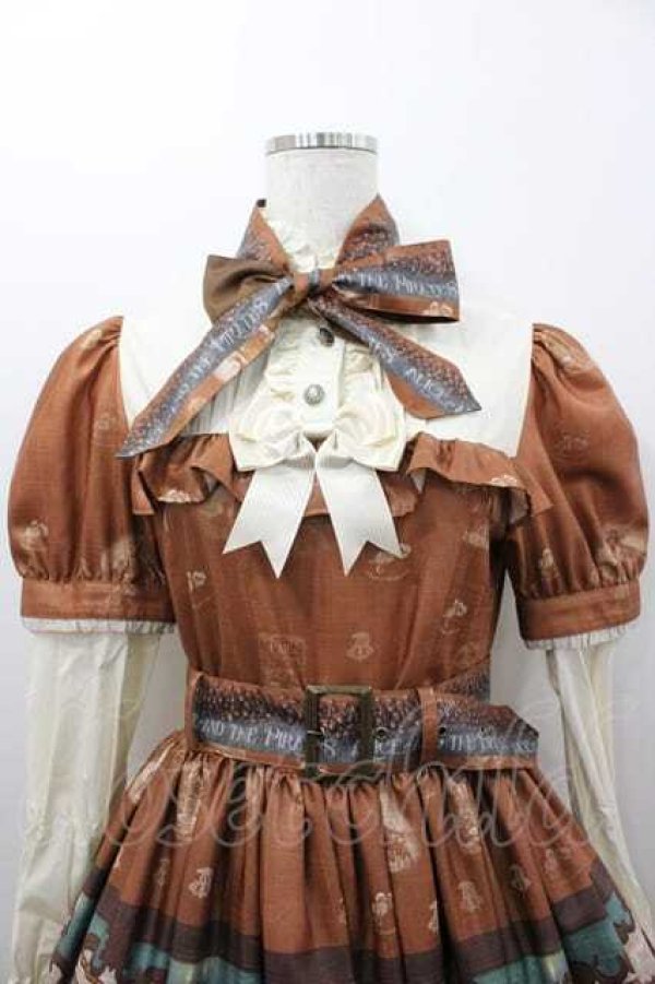 画像2: ALICE and the PIRATES / Fleeting moments〜月下の不思議な珈琲店〜柄ワンピース  キャラメル I-26-01-15-050-PA-OP-SA-ZI (2)