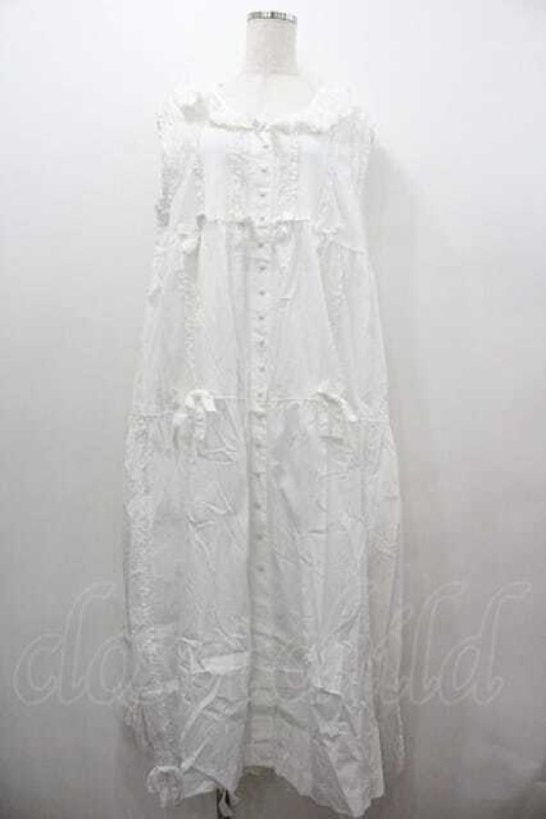 画像1: WONDERFUL WORLD / 縦ピンタック&ピコフリルノースリーブワンピース  ホワイト I-26-01-15-061-LO-OP-SA-ZI (1)