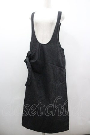 画像: KANEKO ISAO / デニムジャンパースカート  ブラック I-26-01-18-061-EL-OP-SA-ZI