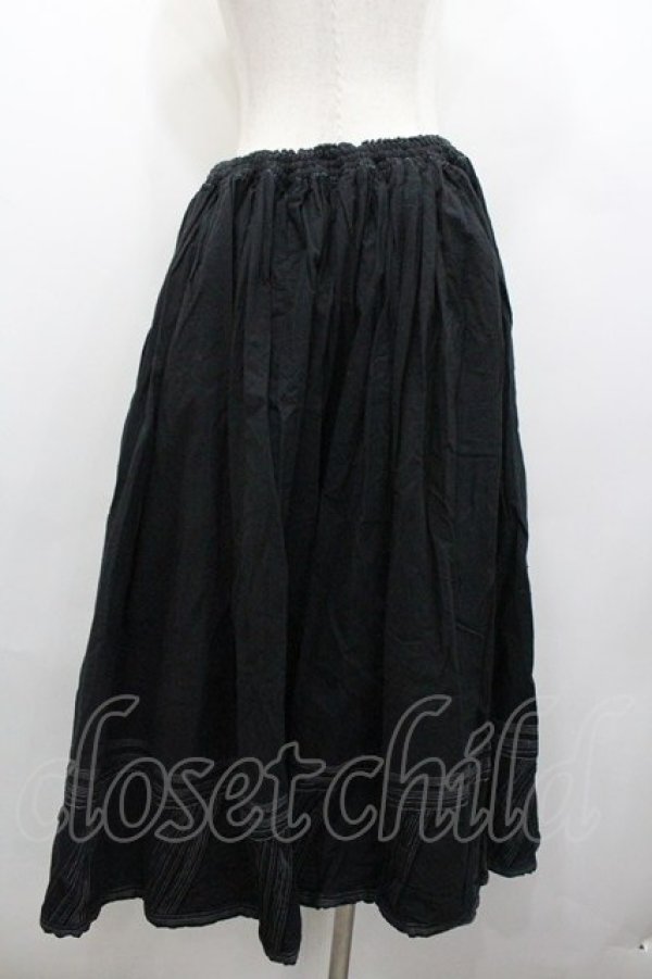 画像2: PINK HOUSE / 裾刺繍ラインスカート  黒Ｘ白 I-26-01-18-092-LO-SK-SA-ZI (2)