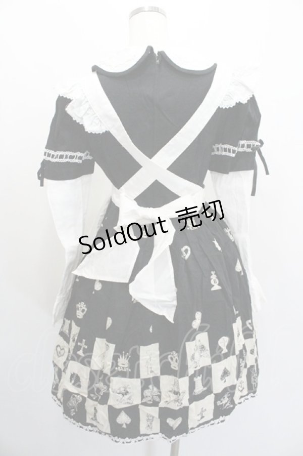 画像4: BABY,THE STARS SHINE BRIGHT / チェス柄アリスのカフェワンピース  黒Ｘ白 I-26-01-20-043-BA-OP-SA-ZI (4)