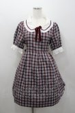 画像1: Amavel / ブローチ付きチェックワンピース  黒Ｘ赤チェック I-26-01-22-034-CA-OP-SA-ZI (1)