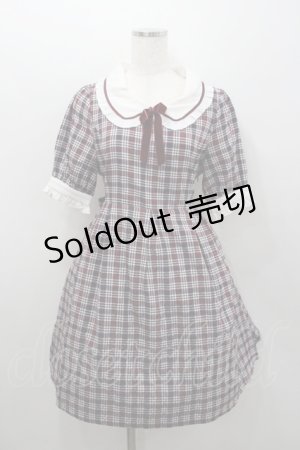 画像: Amavel / ブローチ付きチェックワンピース  黒Ｘ赤チェック I-26-01-22-034-CA-OP-SA-ZI