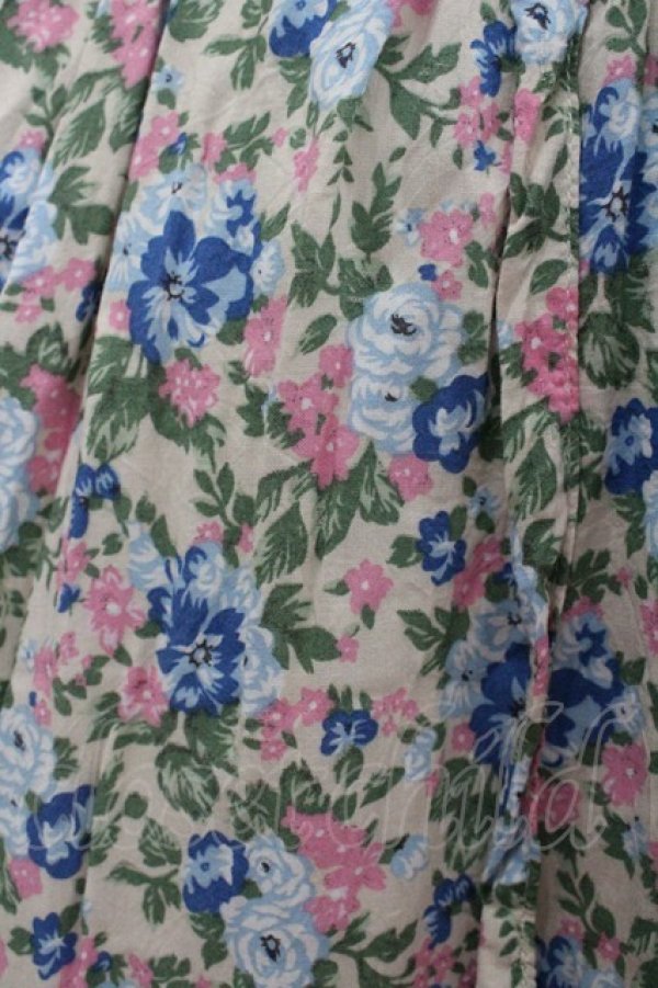 画像2: merry jenny / フラワー総柄ワンピース  アイボリーＸ青Ｘピンク I-26-01-22-039-LO-OP-SA-ZI (2)