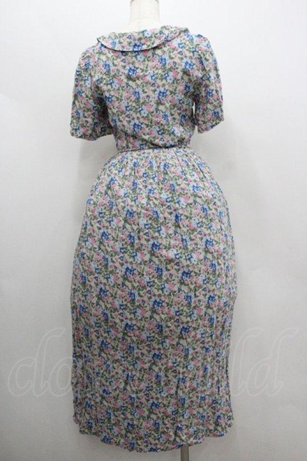 画像3: merry jenny / フラワー総柄ワンピース  アイボリーＸ青Ｘピンク I-26-01-22-039-LO-OP-SA-ZI (3)