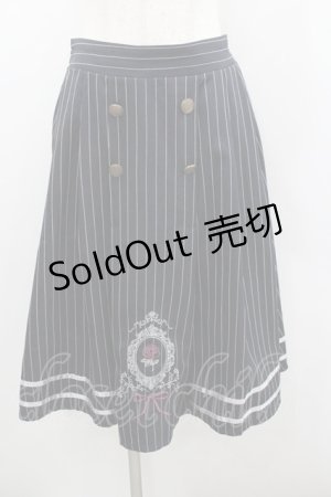 画像: axes femme / 薔薇カメオ刺繍ストライプスカート  黒Ｘ白 I-26-01-22-054-AX-SK-SA-ZI