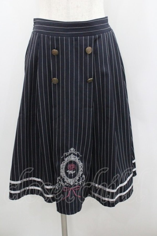 画像1: axes femme / 薔薇カメオ刺繍ストライプスカート  黒Ｘ白 I-26-01-22-054-AX-SK-SA-ZI (1)