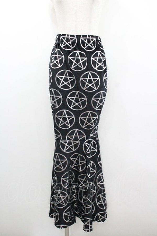 画像1: KILL STAR / 魔法陣ベルベットロングスカート  黒Ｘ白 I-26-01-22-056-SL-SK-SA-ZI (1)