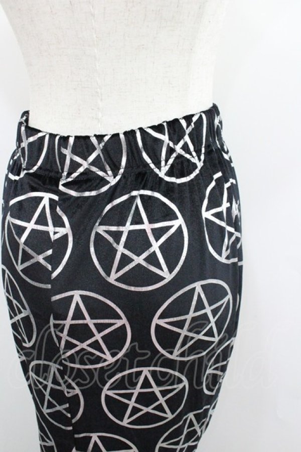 画像3: KILL STAR / 魔法陣ベルベットロングスカート  黒Ｘ白 I-26-01-22-056-SL-SK-SA-ZI (3)