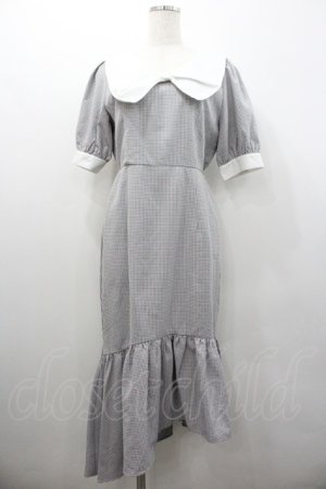 画像: axes femme POETIQUE / リボンカラーマーメイドワンピース  グレーＸ白 I-26-01-24-056-AX-OP-SA-ZI