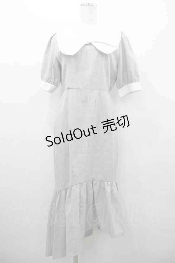 画像1: axes femme POETIQUE / リボンカラーマーメイドワンピース  グレーＸ白 I-26-01-24-056-AX-OP-SA-ZI (1)