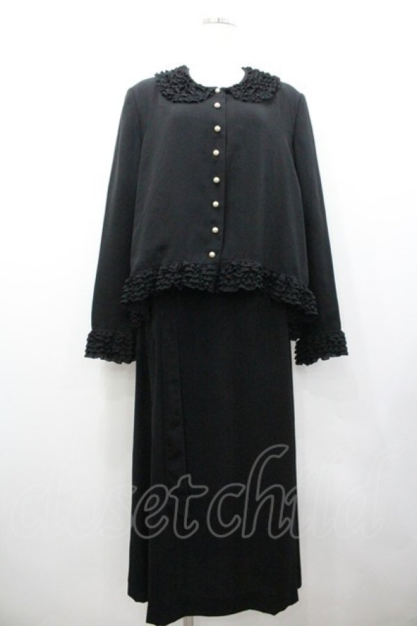 画像1: KANEKO ISAO / ピコフリル襟袖ジャケット&スカートセットアップ  ブラック I-26-01-24-081-EL-SK-SA-ZI (1)