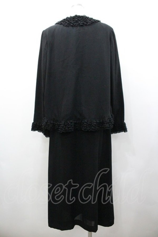 画像2: KANEKO ISAO / ピコフリル襟袖ジャケット&スカートセットアップ  ブラック I-26-01-24-081-EL-SK-SA-ZI (2)