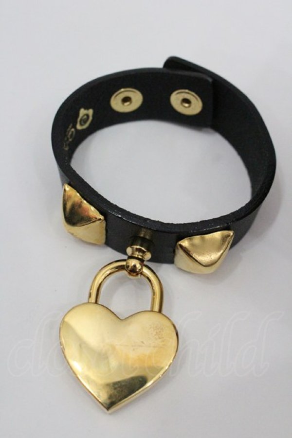 画像2: Q-pot. / ハートロック・パドロックレザーブレスレット  黒Ｘゴールド I-26-01-26-028-QP-AC-SA-ZI (2)