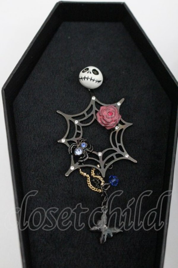 画像2: ANNA SUI / ジャック蜘蛛の巣モチーフピアス  シルバー I-26-01-26-039-PU-AC-SA-ZI (2)