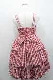 画像2: metamorphose / ３段フリルジャンパースカート（ギンガム）  赤×白 I-26-01-29-030-ME-OP-TE-ZI (2)