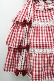 画像4: metamorphose / ３段フリルジャンパースカート（ギンガム）  赤×白 I-26-01-29-030-ME-OP-TE-ZI (4)
