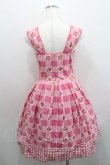 画像2: Emily Temple cute / ブロックチェックバラプリントジャンパースカート  ピンク I-26-01-29-032-ET-OP-TE-ZI (2)