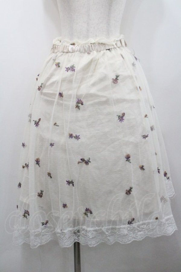 画像1: axes femme / 小花刺繍イレヘムスカート  アイボリーＸパープル I-26-01-29-094-AX-SK-SA-ZI (1)