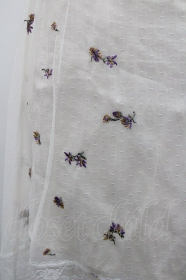 画像3: axes femme / 小花刺繍イレヘムスカート  アイボリーＸパープル I-26-01-29-094-AX-SK-SA-ZI (3)