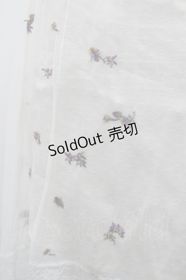 画像3: axes femme / 小花刺繍イレヘムスカート  アイボリーＸパープル I-26-01-29-094-AX-SK-SA-ZI (3)