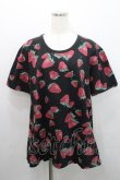 画像1: yaponskii / 苺総柄Tシャツ  黒 I-26-01-29-012-PU-TS-TE-ZI (1)