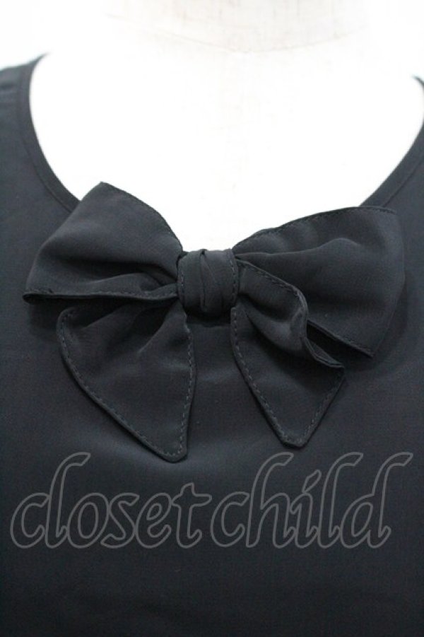 画像3: INGEBORG / リボン付き後ろボタン半袖ブラウス  ブラック I-26-01-31-036-LO-BL-SA-ZI (3)