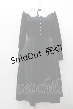 画像: an another angelus / クロシェニットレース衿ベロアワンピース  ブラック I-26-01-31-052-CA-OP-SA-ZI