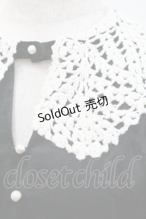 画像3: an another angelus / クロシェニットレース衿ベロアワンピース  ブラック I-26-01-31-052-CA-OP-SA-ZI (3)