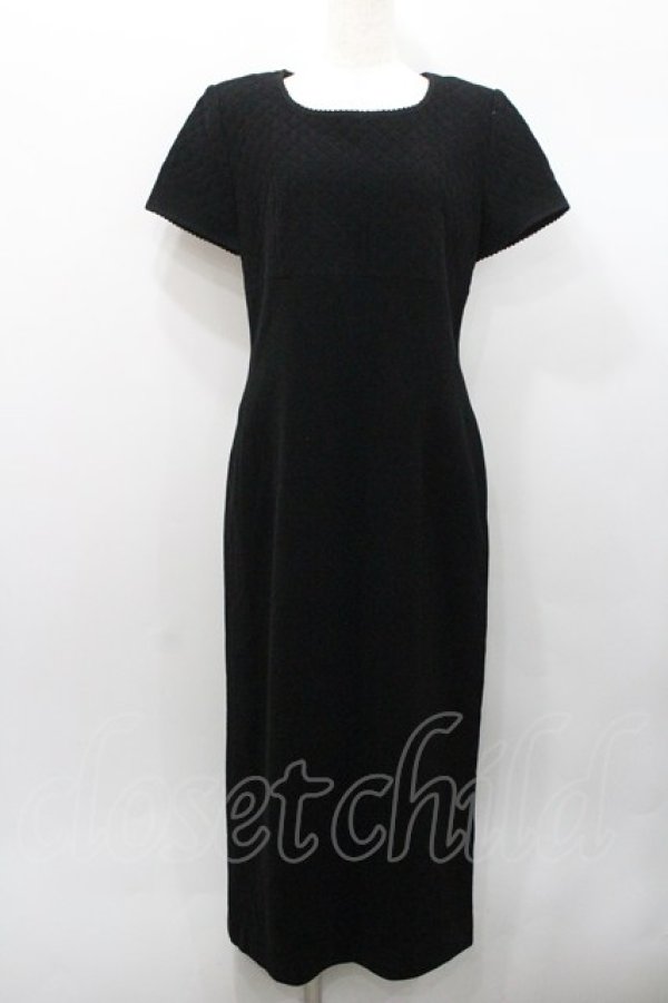 画像1: INGEBORG / キルティング切替半袖ワンピース  黒 I-26-01-31-077-LO-OP-SA-ZI (1)