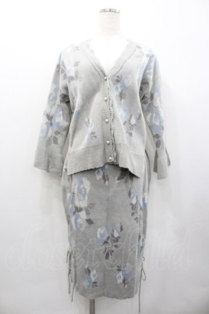 画像: axes femme / フラワーニットトップス&スカートセットアップ  グレー I-26-02-01-052-AX-TO-SA-ZI