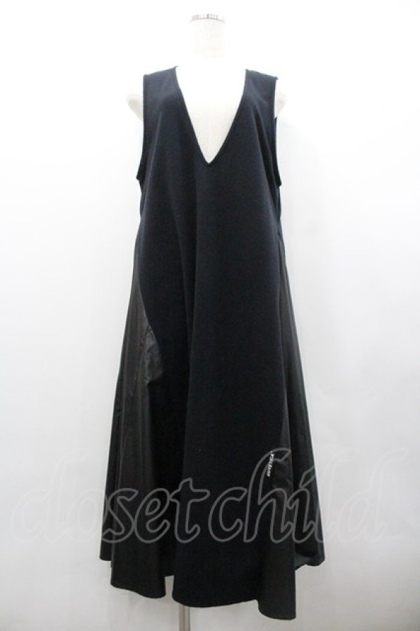 画像1: INGEBORG / 【INGEBORG×Go with DUVETICA】SCRIVIAジャンパースカート  黒 I-26-02-01-063-LO-OP-SA-ZI (1)