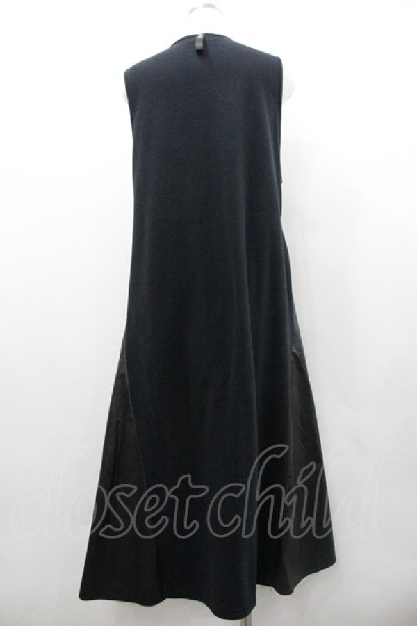 画像2: INGEBORG / 【INGEBORG×Go with DUVETICA】SCRIVIAジャンパースカート  黒 I-26-02-01-063-LO-OP-SA-ZI (2)