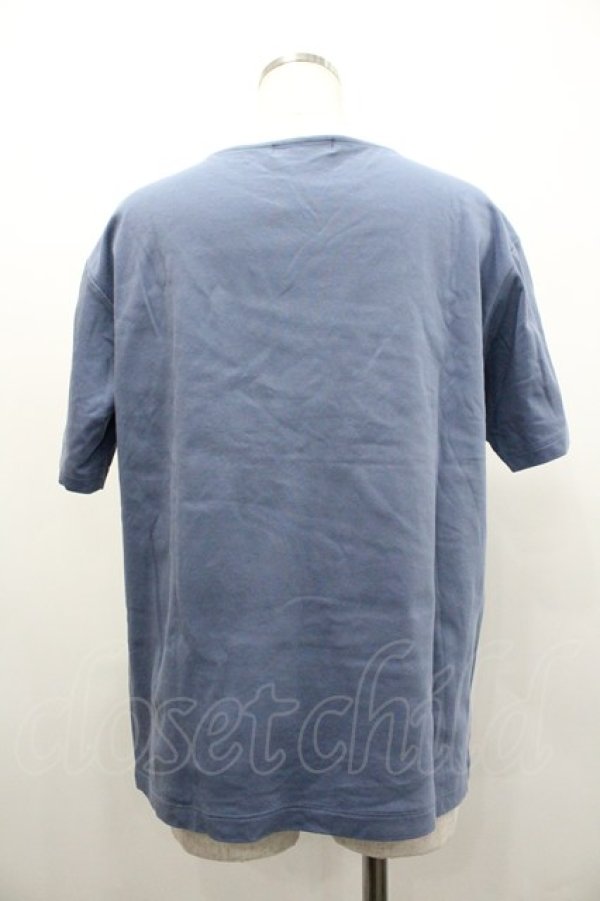 画像2: INGEBORG / インゲボルグチャーム刺繍カットソー 4(11号) ブルー I-26-02-01-072-LO-TO-SA-ZI (2)