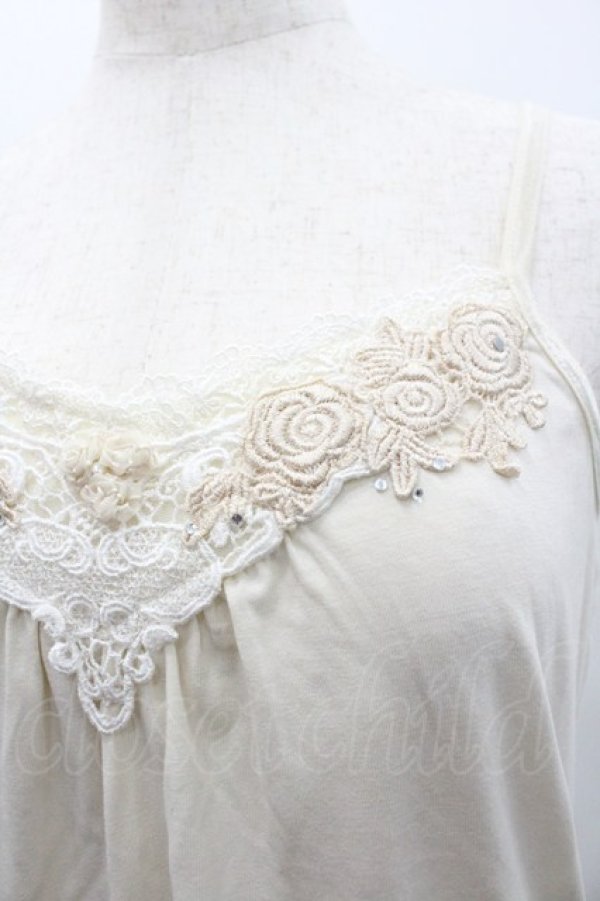 画像3: axes femme / 胸元レースキャミトップス  生成り I-26-02-01-084-AX-TO-SA-ZI (3)