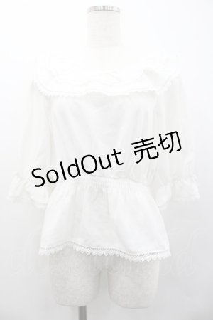 画像: axes femme kawaii / フリル襟シャーリングブラウス  白 I-26-02-01-088-AX-BL-SA-ZI