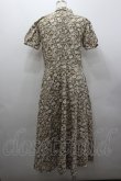 画像3: INGEBORG / 総花柄半袖前開きワンピース  ベージュ I-26-02-06-073-LO-OP-SA-ZI (3)